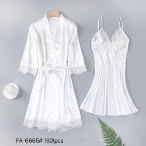 Completo sposa con kimono e sottoveste in morbido raso ed elegante pizzo