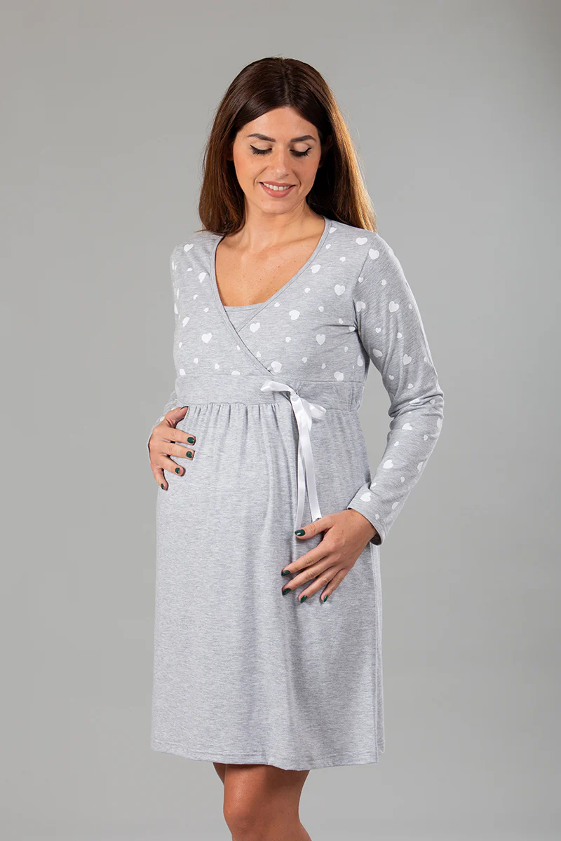 Camicia pre-post parto manica lunga con taglio incrociato e fantasia cuori - immagine 2
