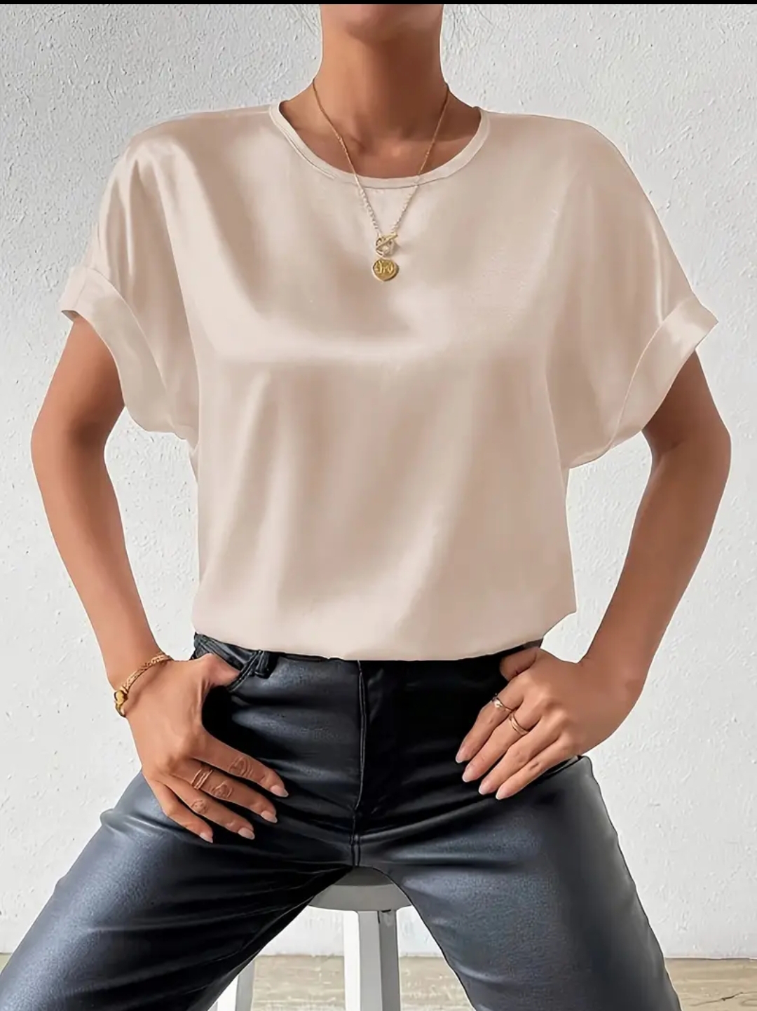 Maglia/Sottogiacca a mezza manica in morbido raso colore beige chiaro - immagine 3