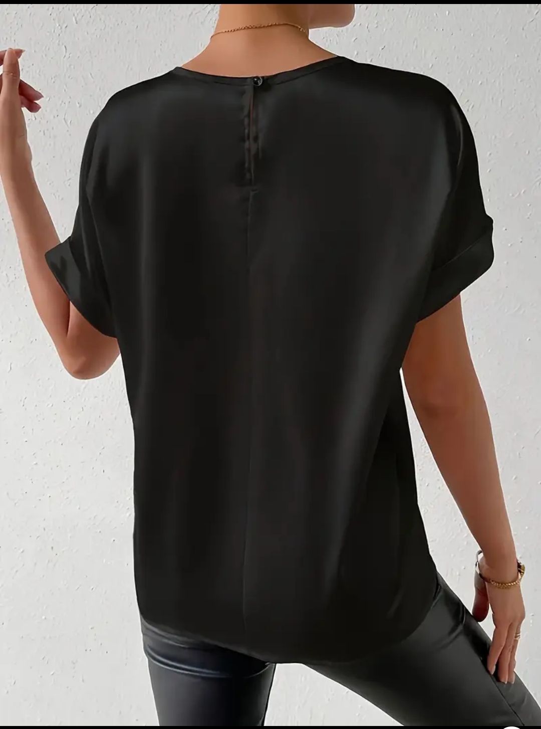 Maglia/Sottogiacca a mezza manica in morbido raso colore nero - immagine 5