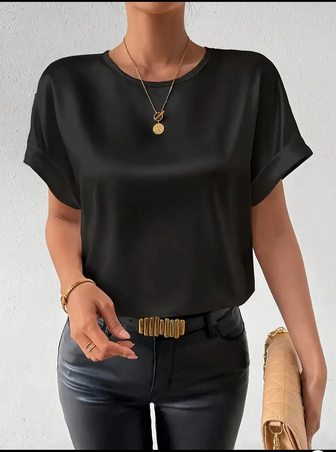 Maglia/Sottogiacca a mezza manica in morbido raso colore nero - immagine 2