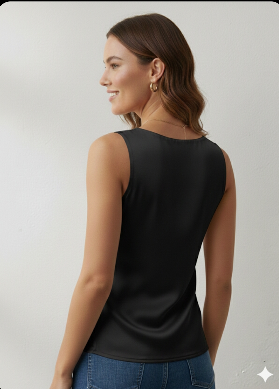 Canotta in morbido Raso con Scollo ad anello in colore nero – Eleganza e Lucentezza Made in Italy - immagine 5