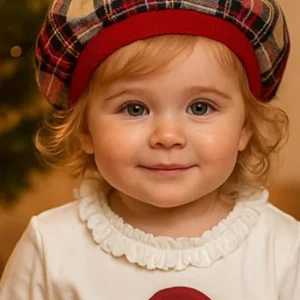 Cappellino in flanella scozzese con fascia in contrasto